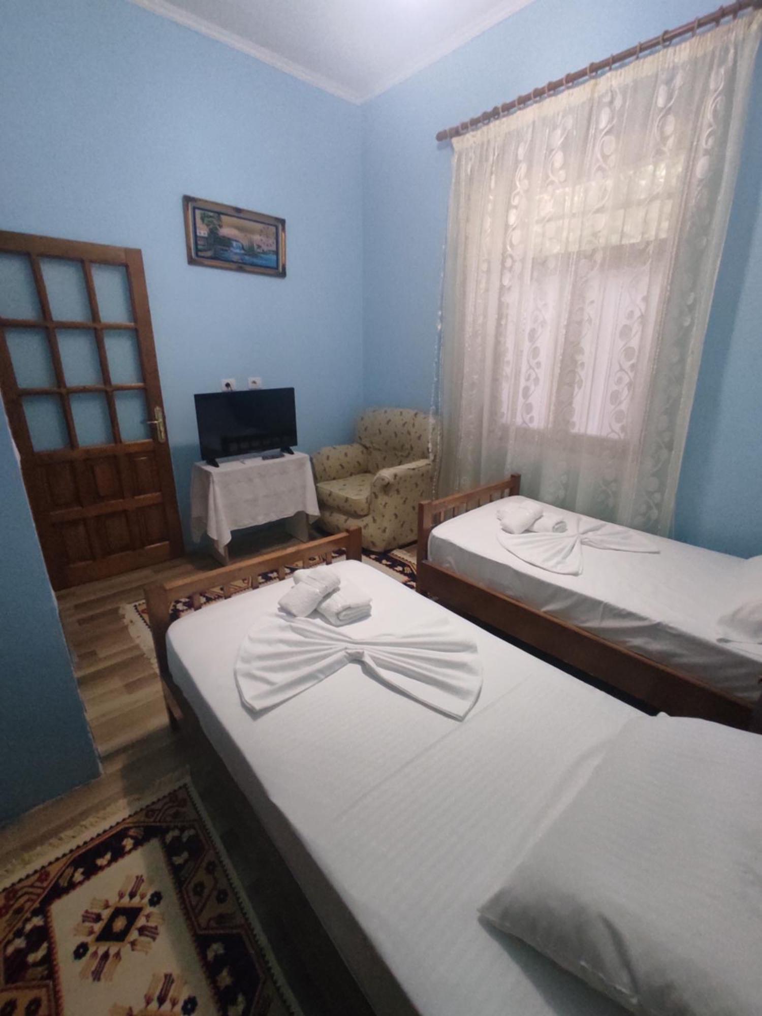 Xheison Apartment Gjirokastër Buitenkant foto